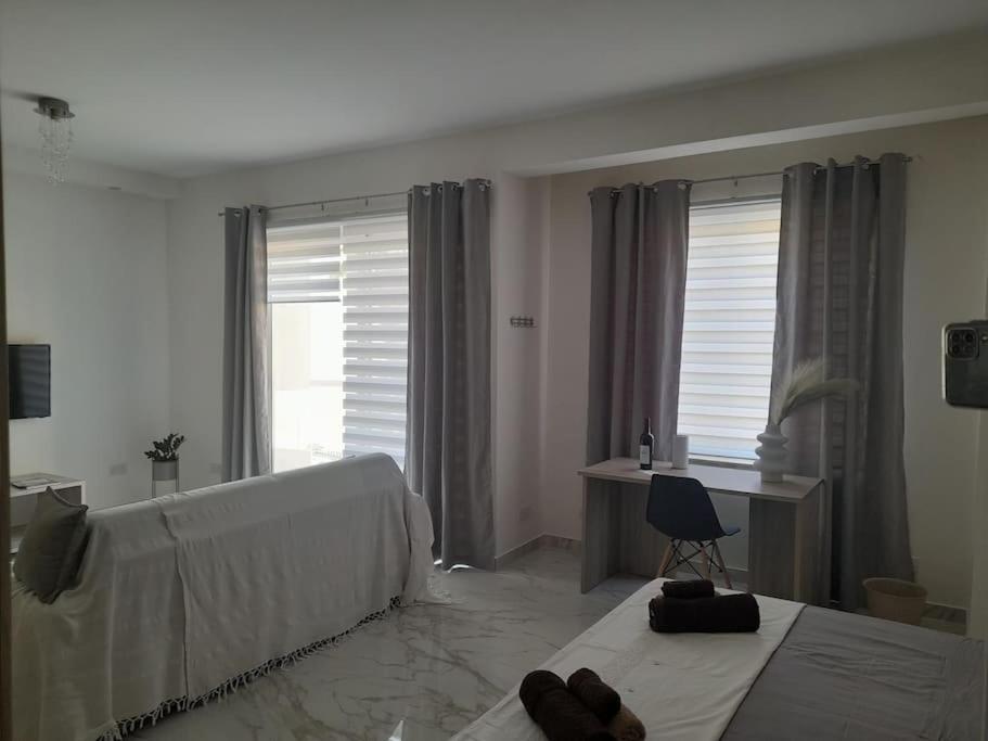 Coral Reef Apartments San Pawl il-Baħar Kültér fotó
