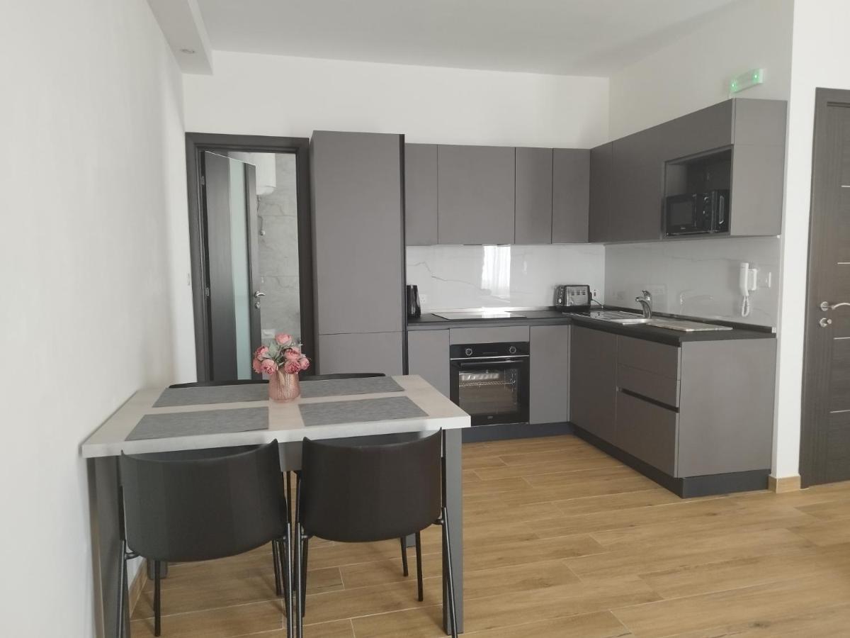 Coral Reef Apartments San Pawl il-Baħar Kültér fotó